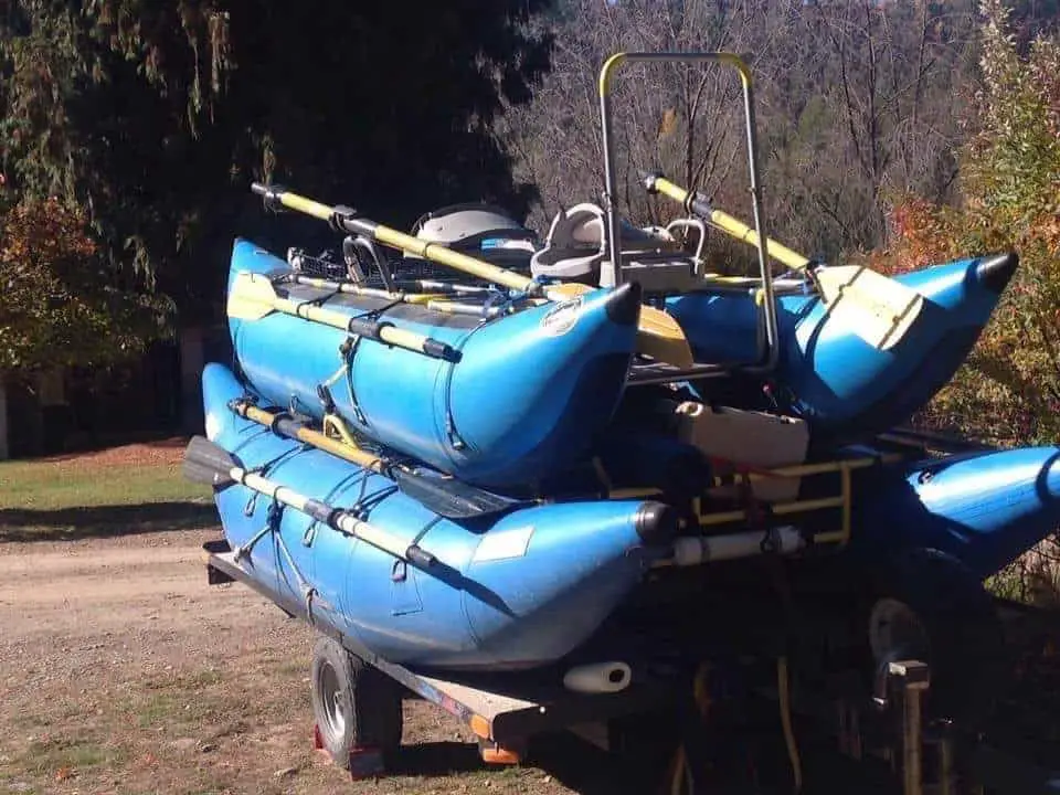 Fishing Kayak vs. Inflatable Pontoon : Complete Comparison ...